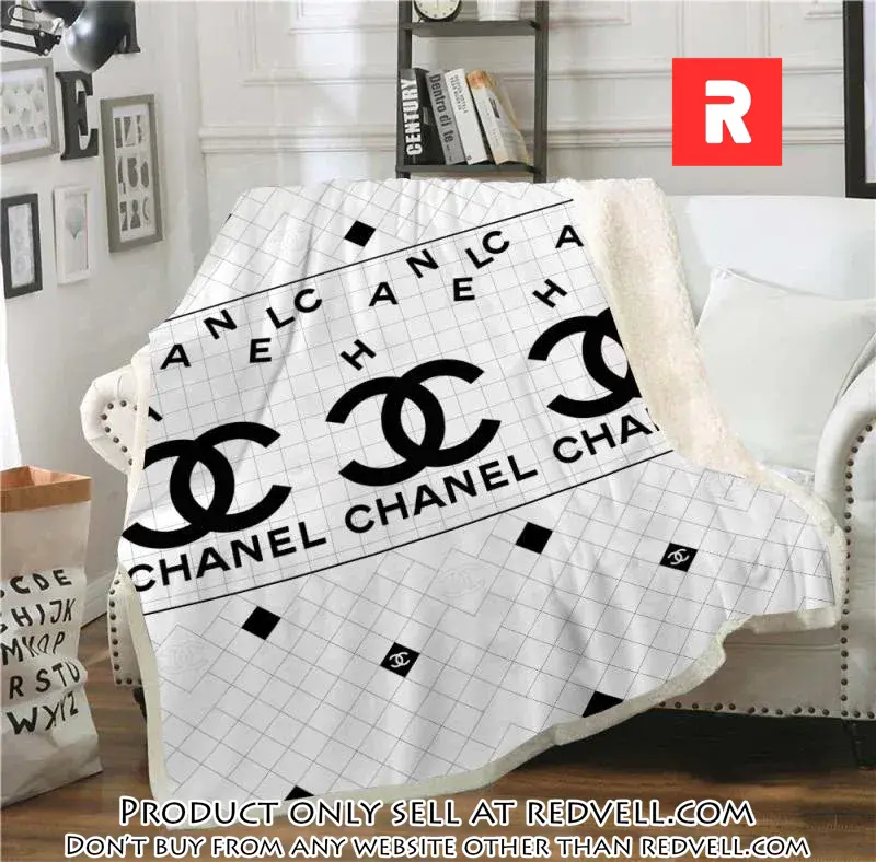 Chanel white fashion luxury brand fleece blanket comfortable blanket rv3906491